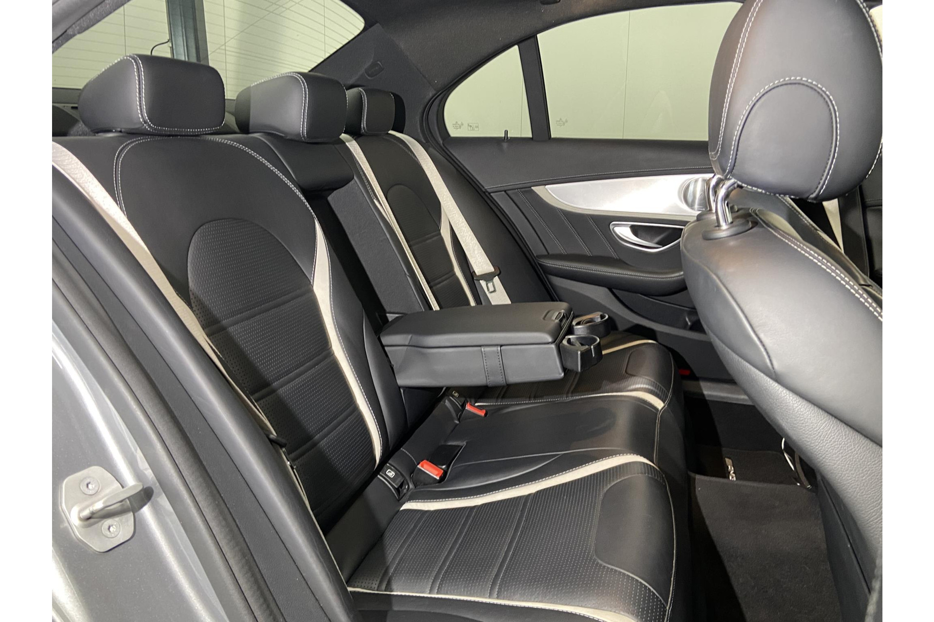 Mercedes-Benz C-Klasse C63S C63 63 S AMG*HUD*IWC*PANO*LED*CARBON*DISTR+